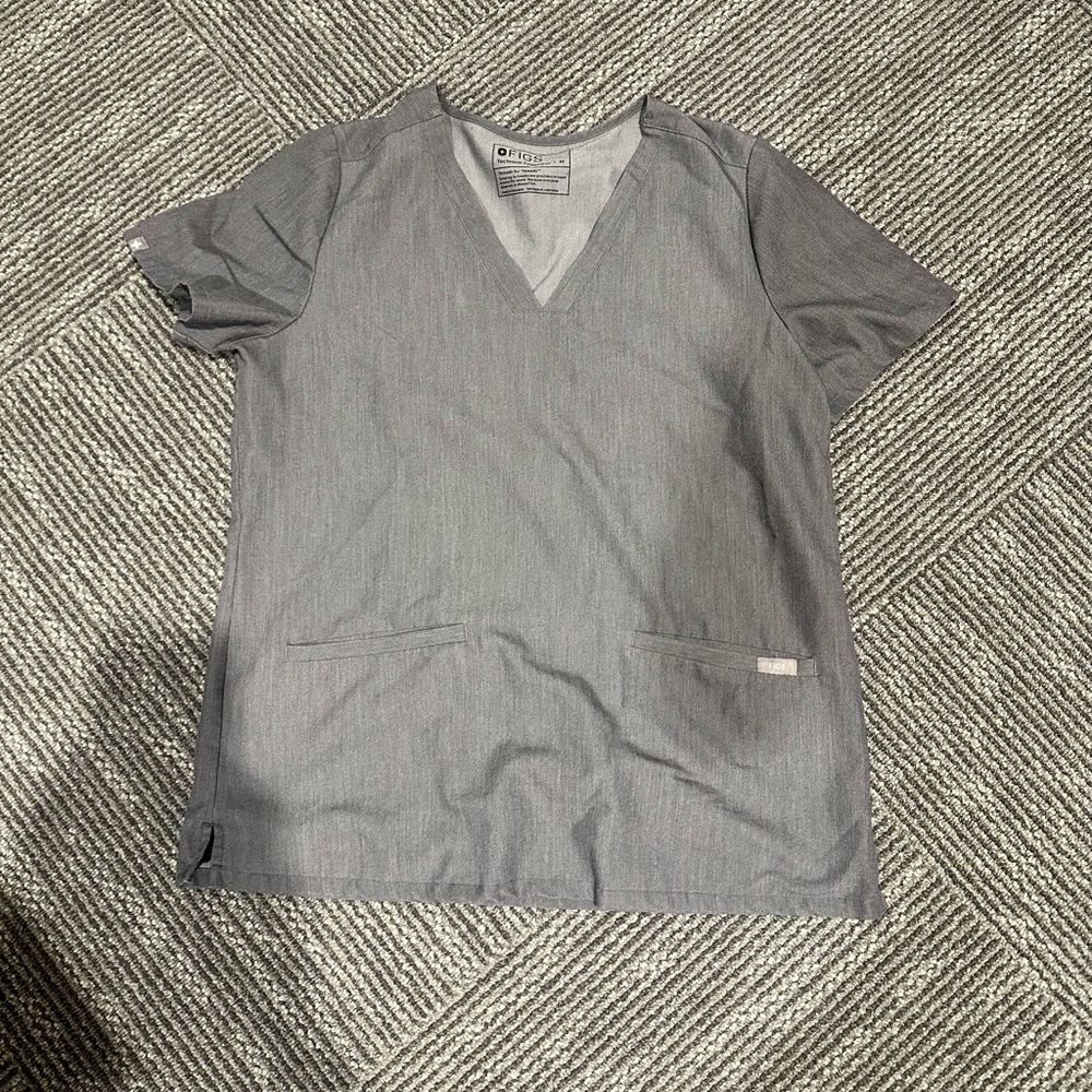 Gray Figs Top with two pockets
